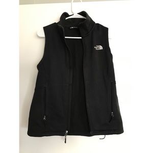 Northface Women’s Small Black Vest